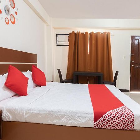 Oyo 578 Red Velvet Suites Манила Екстериор снимка
