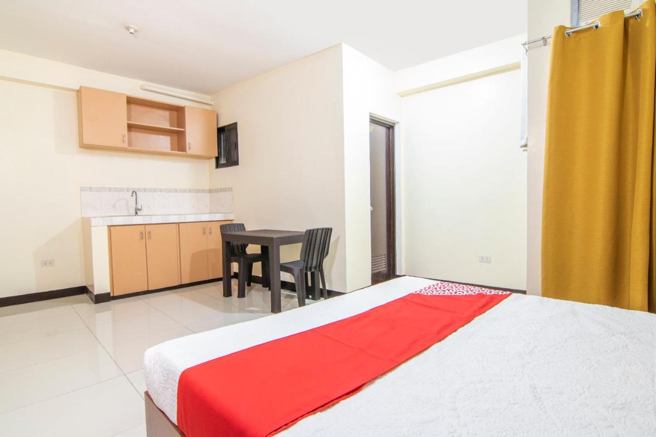 Oyo 578 Red Velvet Suites Манила Екстериор снимка